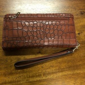 Guess Bags - Guess brown wristlet Guess Bags - Guess brown wristlet